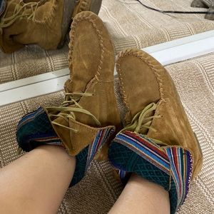 Brown Moccasin Boots Size 6.5